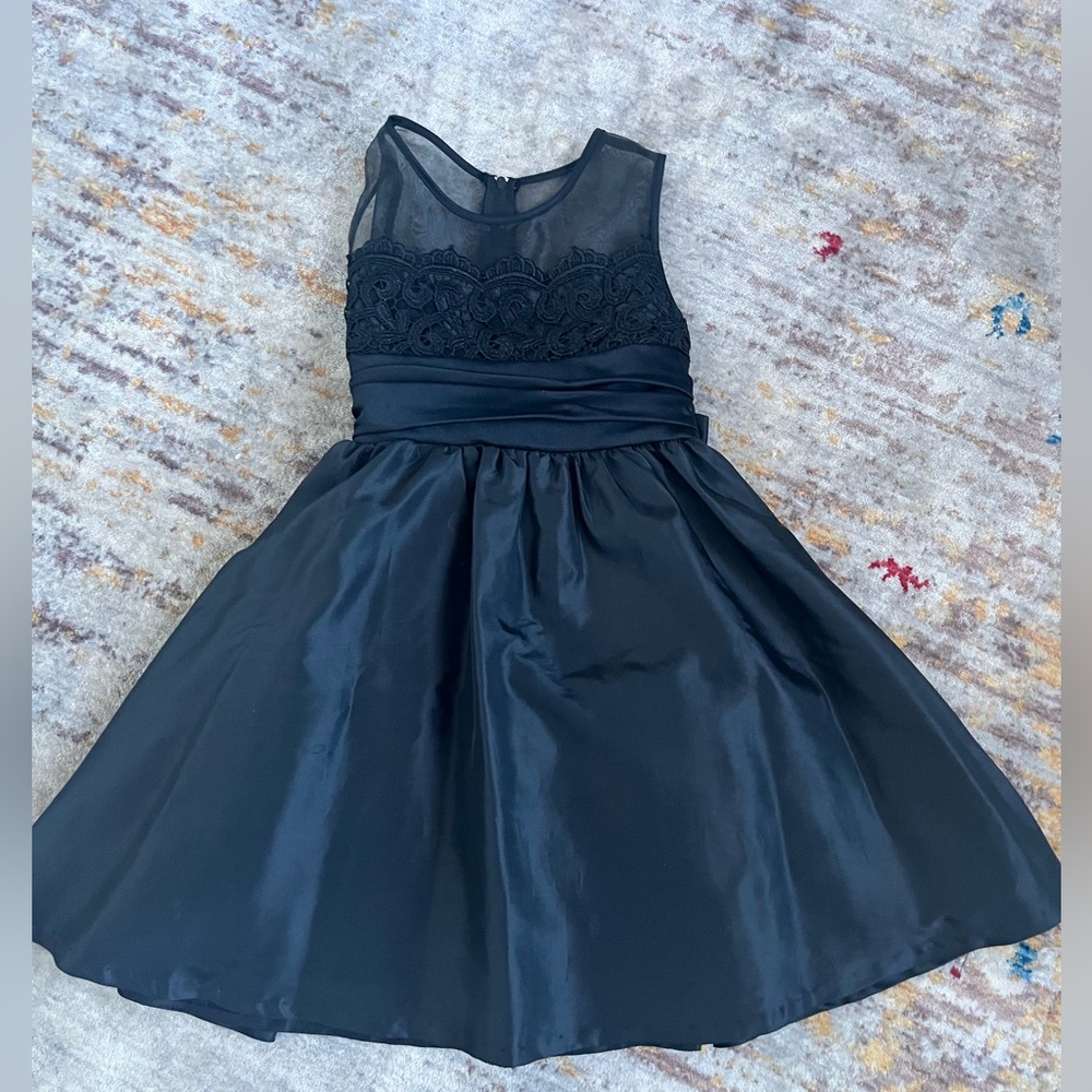 Rare Editions Girls Formal Dress Size 7 Black lace detail
